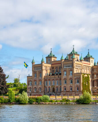 Oplev 'Stora Sundby Slott', som I finder bare omkring en halv times kørsel fra Eskilstuna.