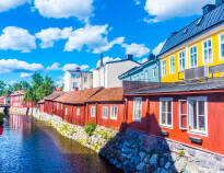 Besuchen Sie die farbenfrohe Stadt Västerås, die viel Kultur und Charme bietet.