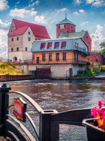 Utforska Darłowos charm, från det medeltida slottet till de kullerstensbelagda gatorna på marknadstorget, allt bara en kort resa bort.