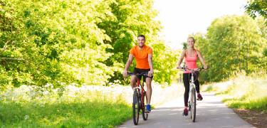 Tag på vandre- eller cykelture i de naturskønne rammer. I bor lige ved siden af et naturreservat og der findes mange stier i nærheden.