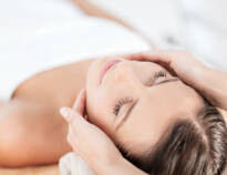 Spaen tilbyder et stort udvalg af behandlinger, og opholdet inkluderer en massage samt rabat på forudbestilte behandlinger.