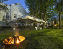 The hotel is quietly located not far from the city centre and also invites you to stay in the large garden.