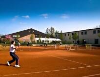 Hotellet tilbyder et stort udvalg af aktiviteter såsom tennis og forskellig indendørs sport.