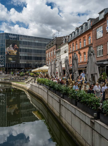 Århus är en vacker och inbjudande stad med ett fantastiskt stadsliv.