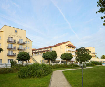 Im Hotel Dorint Marc Aurel Resort erwartet Sie eine ideale Lage mit schneller Anbindung an die Autobahn.