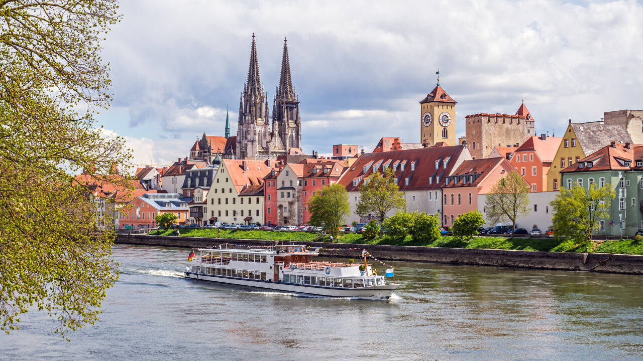 Ta noen spnnende utflukter og besøk f.eks. Donaudurchbruch, Weltenburg-klostret eller den UNESCO-listede byen Regensburg.