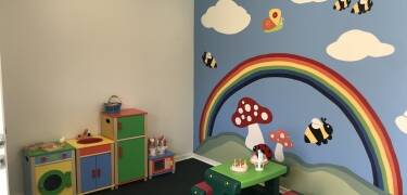 Hotel Hedemarken er et meget familievennlig hotell, hvor det både er et innendørs lekerom, en stor utendørs lekeplass.