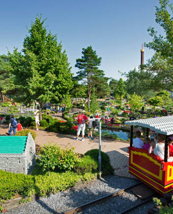 Fra hotellet har dere både Legoland, Lego House, Lalandia, WOW Park og Givskud Zoo innen kort avstand.