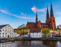 Die Kathedrale zu Uppsala ist nur wenige Gehminuten vom Hotel entfernt.