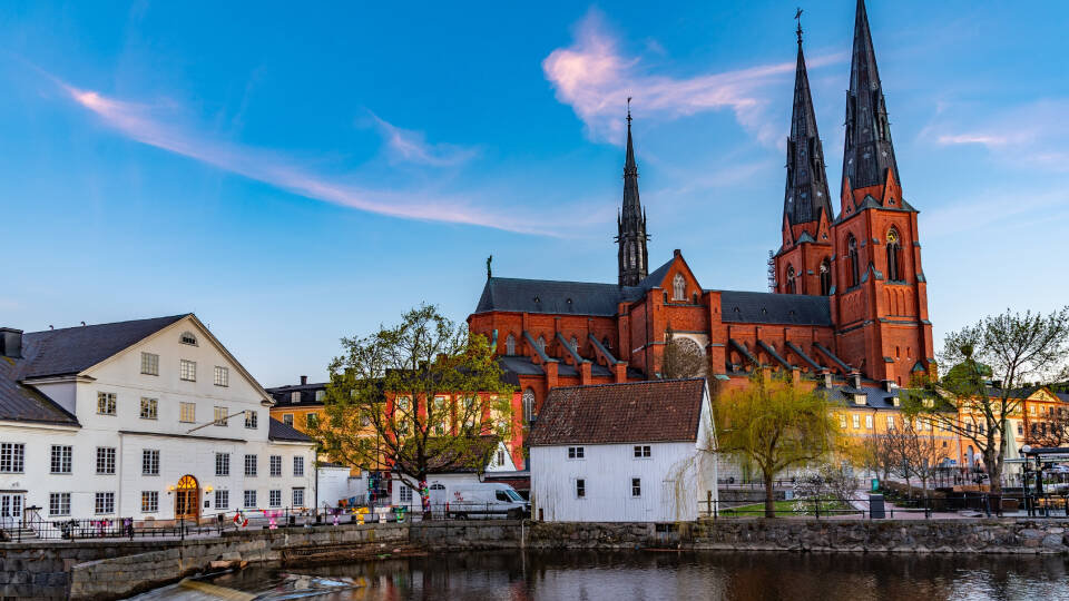 Uppsala Domkirke ligger i gåafstand fra hotellet.