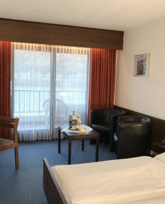 Hotel Rheinlust offers functionally furnished rooms, with an optional Rhine view.