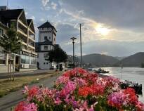 Idylliskt beläget vid Rhenpromenaden i den charmiga staden Boppard.