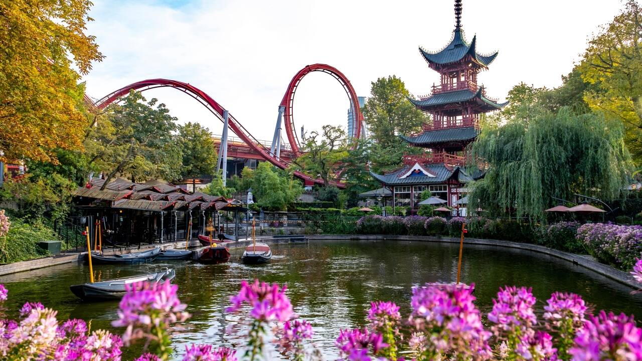 Besuchen Sie den Tivoli und verbringen Sie einen erlebnisreichen Tag.