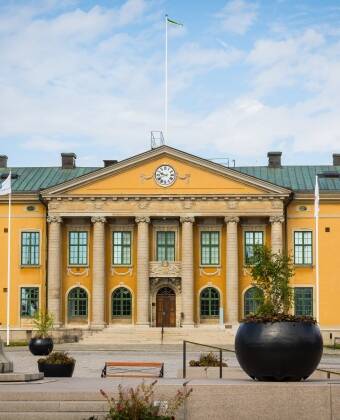 With Stortorget and Karlskrona’s UNESCO-listed landmarks just 20 metres away, you are staying in the very heart of the historic town.