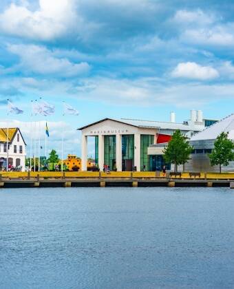The Naval Museum, one of the region’s top attractions, is an easy 600-metre walk from the hotel.