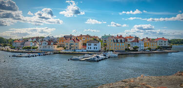 Hotell Astons läge vid vattnet ger dig direkt tillgång till Blekinges skärgård – perfekt för sightseeing och avkoppling vid havet.