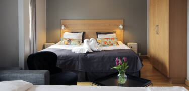 Komfortable rom og en varm, familiedrevet atmosfære gir et hyggelig utgangspunkt for å utforske byen.