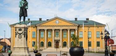 Med Stortorget og Karlskronas UNESCO listede seværdigheder kun 20 meter væk bor du midt i hjertet af den historiske by.