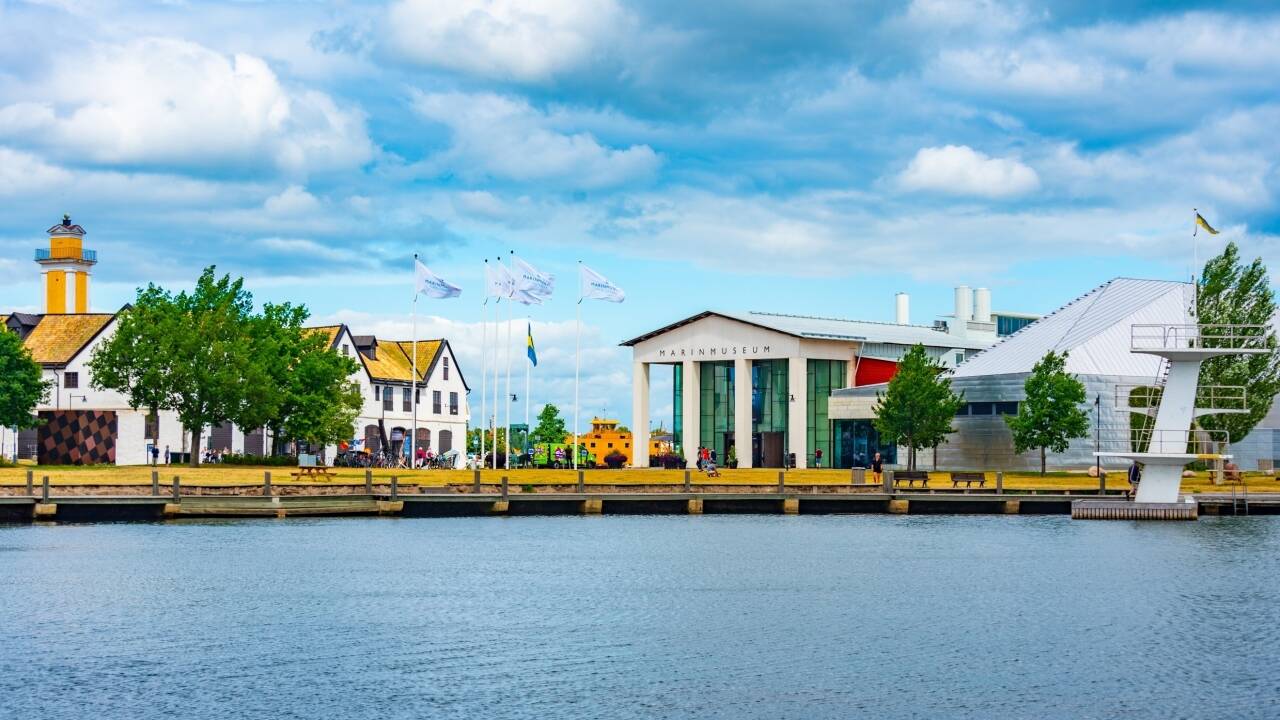 Marinemuseet, en av regionens største attraksjoner, ligger kun 600 meter fra hotellet.