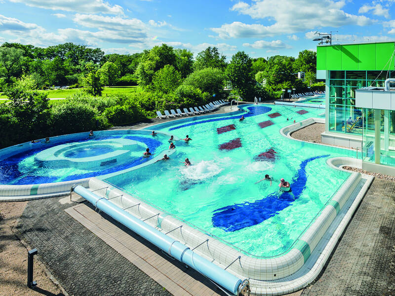 Under dit ophold har du daglig gratis adgang til kurbadet Jod-Sole-Therme Bad Bevensen.