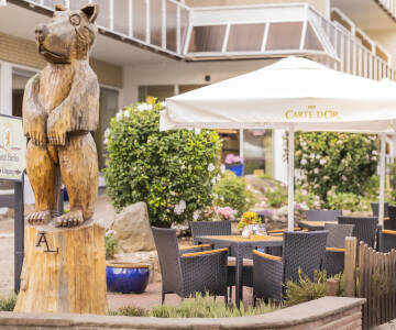 Soliga dagar kan ni koppla av på hotellets solterrass