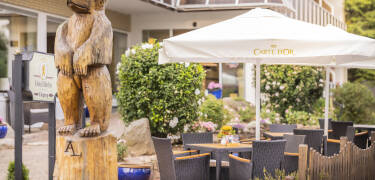 Soliga dagar kan ni koppla av på hotellets solterrass