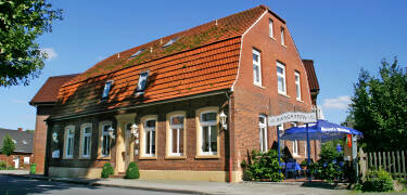 Das Hotel zur Linde ist ein familiengeführtes Hotel im malerischen Emsland, das bekannt ist für seine schöne Natur.