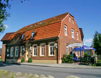 Hotel zur Linde er et familiedrevet hotel beliggende i den skønne Emsland region, der er kendt for den skønne natur.