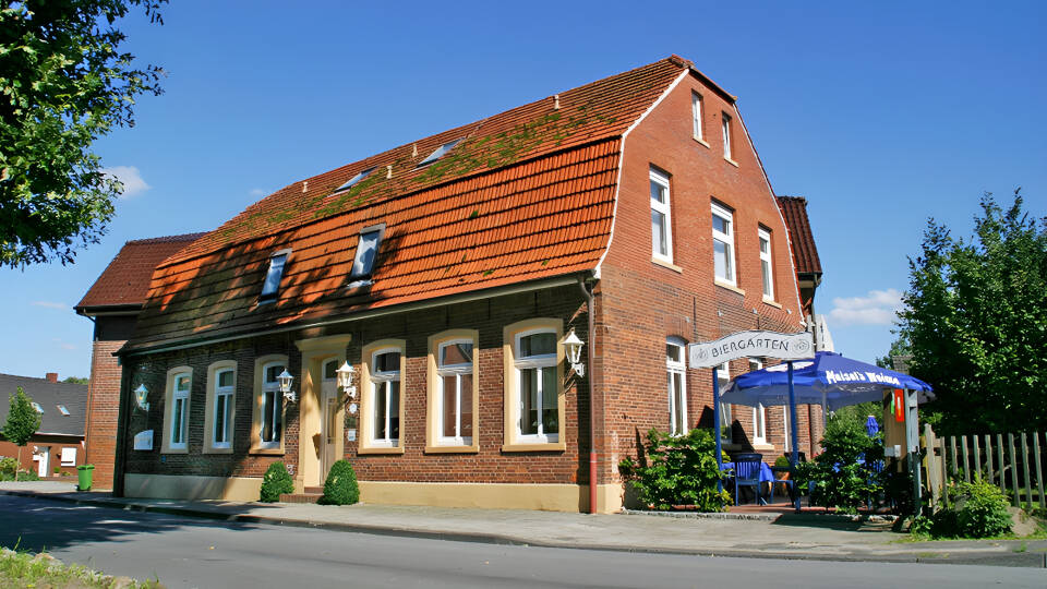 The Hotel zur Linde is a family-run hotel in the picturesque Emsland region, known for its beautiful nature.