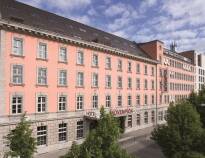 Upplev en harmonisk blandning av historisk charm och modern elegans på Mövenpick Hotel Berlin.