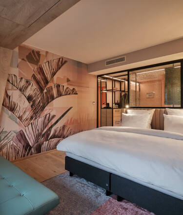 Lieben Sie ein bisschen Stil? Das vom Miami Beach inspirierte Design des Flamingo bringt einen Hauch von Coolness in jede Ecke, von den Zimmern bis zur Lounge.