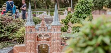 Ta en kort tur til Madurodam, den sjarmerende miniatyrparken.