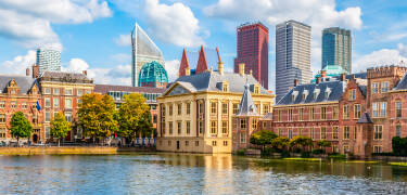 Besøk Haag historiske sentrum med museer, kanaler og kulturelle perler.
