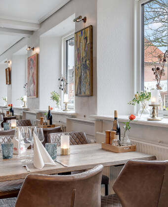 Spis en god 3-retters middag i hotellets fine restaurant.