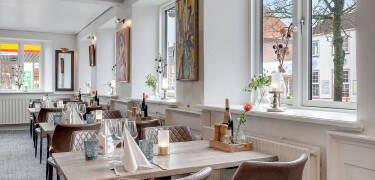 Spis en god 3-retters middag i hotellets fine restaurant.
