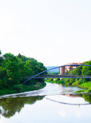 Stadens läge vid floden Weser gör det också perfekt för promenader längs vattnet eller så kan ni bege er ut på floden med båt för att se staden från en ny unik vinkel.