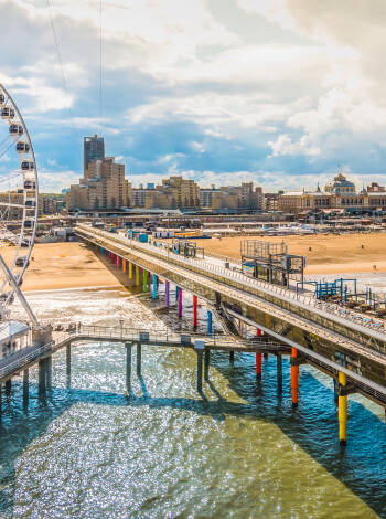 Njut av strandlivet i Scheveningen som ligger ca 18 km från Zoetermeer.