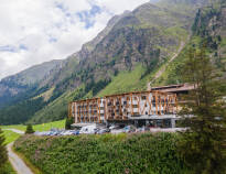 Hotellet har en skøn placering i det alpine dalområde, Pitztal.