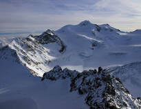 Besøg Tyrols højeste bjerg, Wildspitze, som er ideelt til skisport om vinteren.