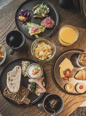 Enjoy a rich and fresh organic breakfast served on the 17th floor.
