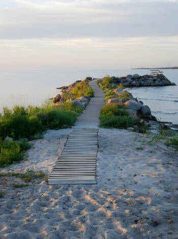 Genießen Sie die Nähe zu Öland und verbinden Sie Ihren Aufenthalt mit einem Ausflug auf die langgestreckte Insel.