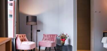 A retreat for adults: As an adults-only hotel, Petuh offers a relaxed and peaceful atmosphere – perfect for couples, friends, or simply enjoying some well-deserved time for yourself.