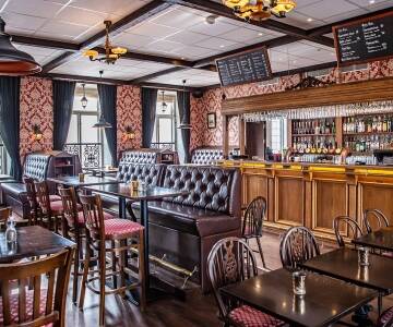 Beginnen Sie den Tag mit einem reichhaltigen Frühstück, das frisch im Hotelrestaurant serviert wird.