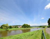 På vandreture rundt om Weser kan man opleve naturens skønhed.