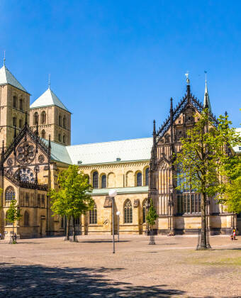 Besuchen Sie den St.-Paulus-Dom im nahe gelegenen Münster.