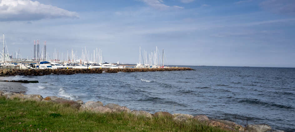 Frederikshavn byr blant annet på tropiske badeopplevelser, shopping og restaurantliv og hyggelige attraksjoner i storslåtte omgivelser.