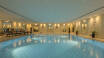 Kombinera aktiviteter och utflykter med avkoppling i hotellets wellnessområde med pool och bastu.