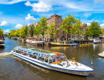 Boka en prisvärd vistelse på Ninety Nine Amsterdam Hoofddorp och utforska allt Amsterdam har att erbjuda!