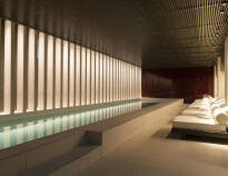 Im Spa & Wellnessbereich des Valmont können Sie sich mit Hallenbad, Whirlpool, Relax und Sauna entspannen.