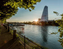 Det 3-stjernede design- og livsstilshotel ligger direkte ved Rhinen i Basel.